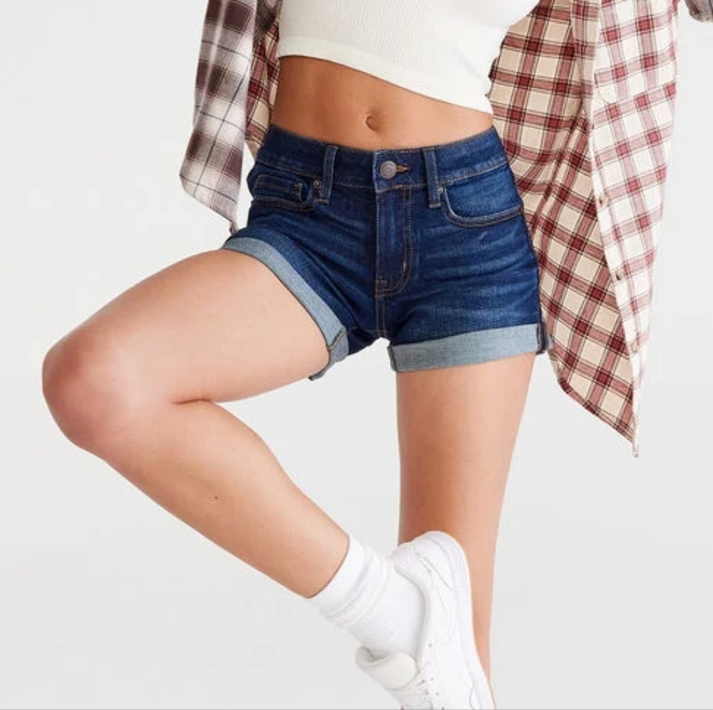 AERO Dark Denim Low Rise Midi Rolled Shorts Size 6